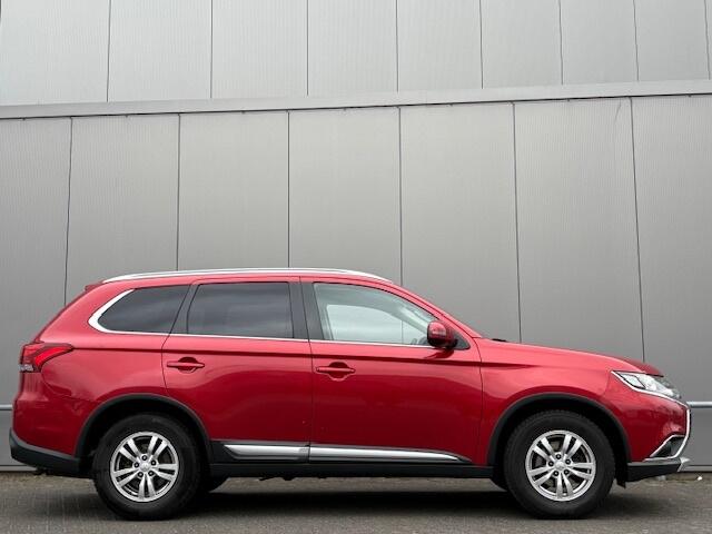 Mitsubishi OUTLANDER 2.0 - camera - trekhaak - automaat - nap - airco - cruise