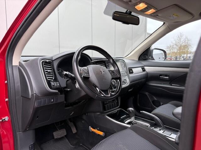 Mitsubishi OUTLANDER 2.0 - camera - trekhaak - automaat - nap - airco - cruise
