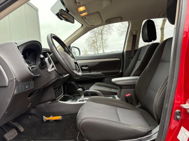 Mitsubishi OUTLANDER 2.0 - camera - trekhaak - automaat - nap - airco - cruise