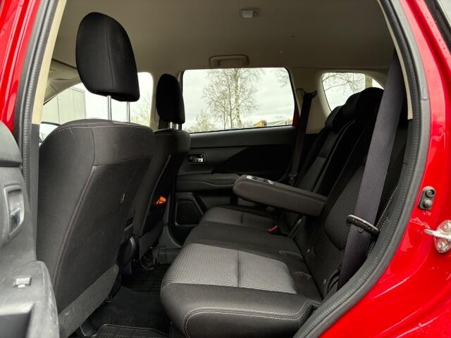 Mitsubishi OUTLANDER 2.0 - camera - trekhaak - automaat - nap - airco - cruise