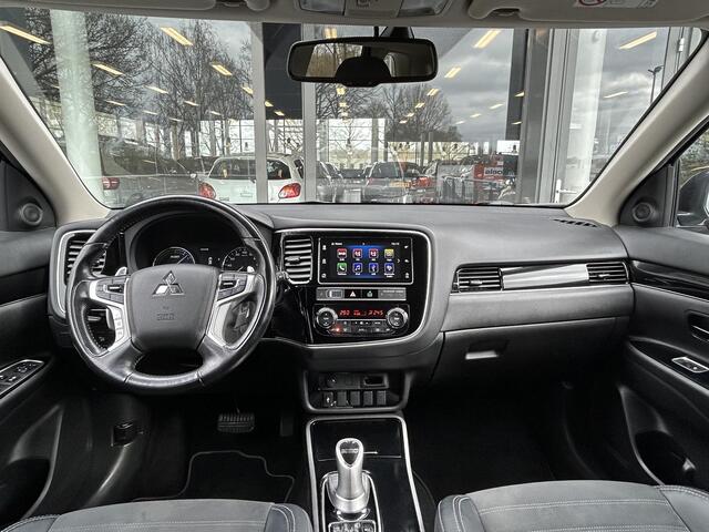 Mitsubishi OUTLANDER 2.4 PHEV Intense | Camera | Parkeersensoren | Climate Control | Stoelverwarming