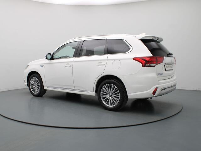 Mitsubishi OUTLANDER 2.4 PHEV Intense+ Camera | Climate | Navi | Parksens. v+a | Stoelverwarming