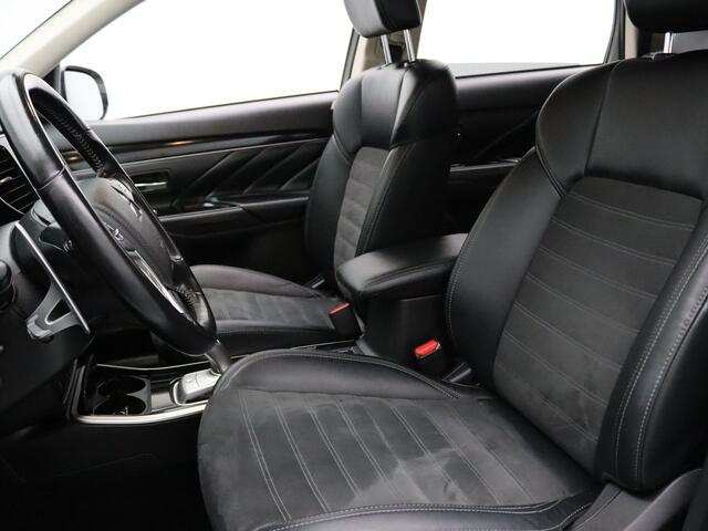 Mitsubishi OUTLANDER 2.4 PHEV Intense+ Camera | Climate | Navi | Parksens. v+a | Stoelverwarming