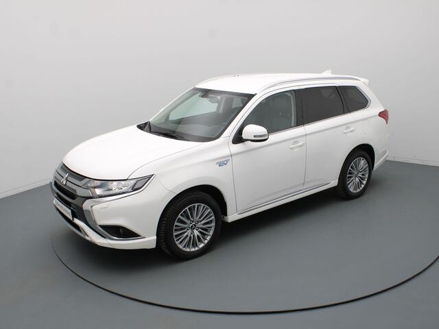 Mitsubishi OUTLANDER 2.4 PHEV Intense+ Camera | Climate | Navi | Parksens. v+a | Stoelverwarming
