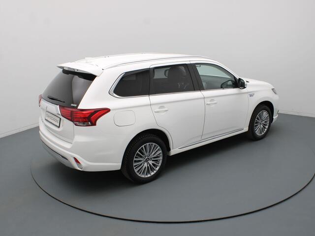 Mitsubishi OUTLANDER 2.4 PHEV Intense+ Camera | Climate | Navi | Parksens. v+a | Stoelverwarming