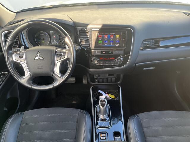 Mitsubishi OUTLANDER 2.4 PHEV Intense Automaat / Keyless / Climate control / Navigatie d.m.v. Apple carplay & Android auto / Climate control