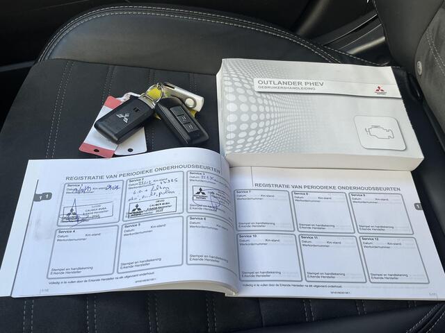 Mitsubishi OUTLANDER 2.4 PHEV Intense Automaat / Keyless / Climate control / Navigatie d.m.v. Apple carplay & Android auto / Climate control