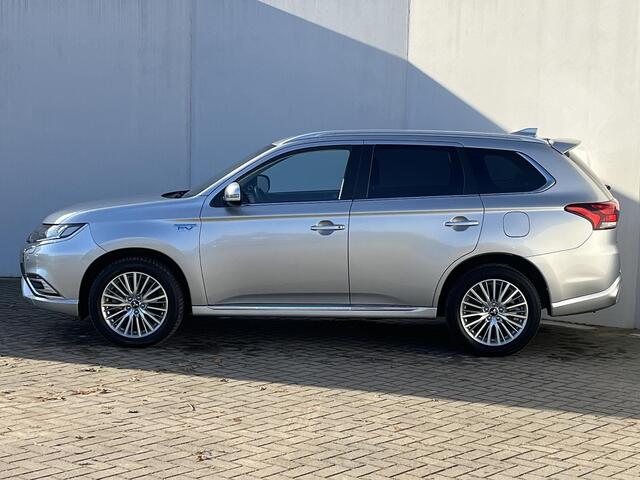 Mitsubishi OUTLANDER 2.4 PHEV Intense Automaat / Keyless / Climate control / Navigatie d.m.v. Apple carplay & Android auto / Climate control