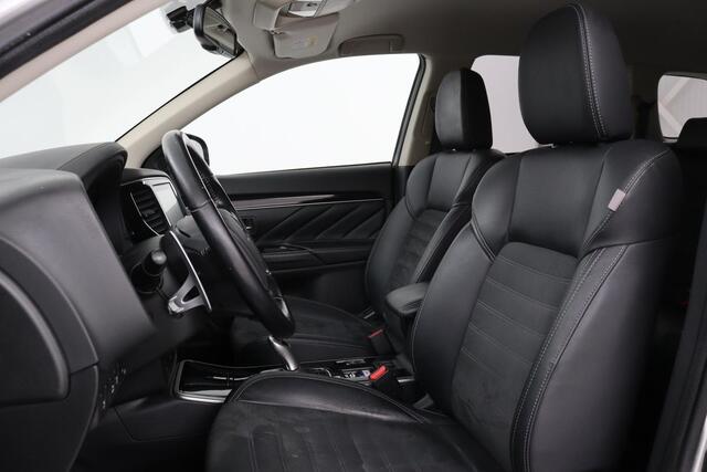 Mitsubishi OUTLANDER 2.4 PHEV Intense | Stoelverwarming | Carplay | Camera | Full LED | Half leder | Keyless | Climate control | Bluetooth | Cruise control