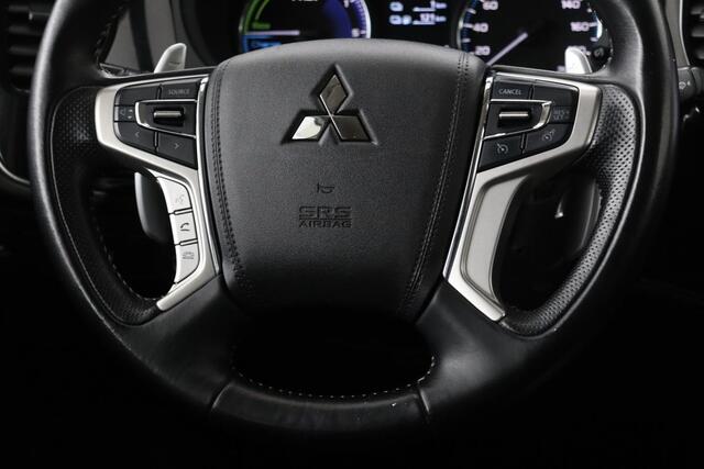 Mitsubishi OUTLANDER 2.4 PHEV Intense | Stoelverwarming | Carplay | Camera | Full LED | Half leder | Keyless | Climate control | Bluetooth | Cruise control