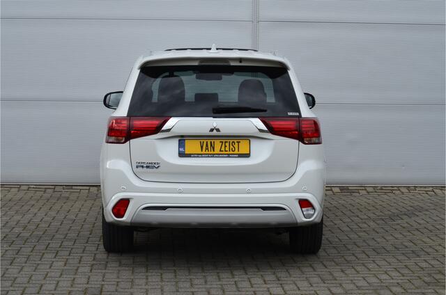 Mitsubishi OUTLANDER PHEV 2.4 INSTYLE 4WD | PLUG IN HYBRID | V2G | FULL OPTIONS | SCHUIFDAK | ADAPTIEF CRUISE | FABRIEKSGARANTIE TOT 21-04-2029* | ALL IN RIJKLAARPRIJS