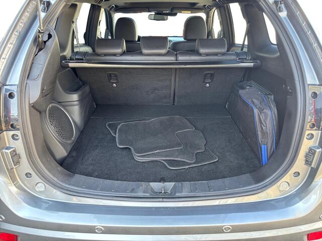 Mitsubishi OUTLANDER 2.4 PHEV Instyle | Climate | Adap cruise | Camera | Open-dak | Vol-leder | DAB |