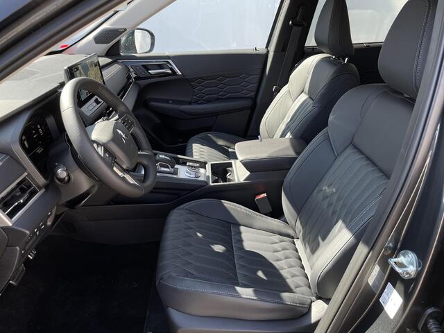 Mitsubishi OUTLANDER 2.4 PHEV Instyle / ¤2000 Early buyer bonus / Rijklaarprijs / Elektrische range 86 KM WLTP / 1600 KG Trekgewicht / 8 jaar fabrieksgarantie