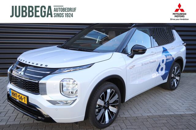 Mitsubishi OUTLANDER 2.4 PHEV Instyle+ Zwart dak, Massage stoelen, Bruin interieur