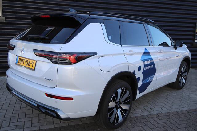 Mitsubishi OUTLANDER 2.4 PHEV Instyle+ Zwart dak, Massage stoelen, Bruin interieur