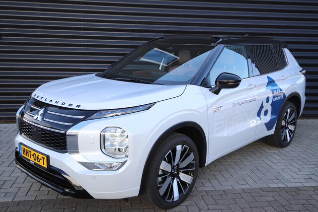 Mitsubishi OUTLANDER 2.4 PHEV Instyle+ Zwart dak, Massage stoelen, Bruin interieur