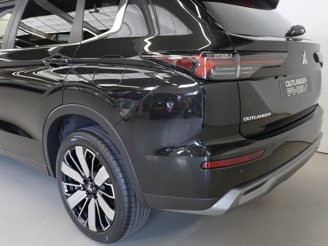 Mitsubishi OUTLANDER 2.4 PHEV First Edition | Head up | 20 inch | Direct leverbaar | 8 jaar garantie | Rijklaarprijs
