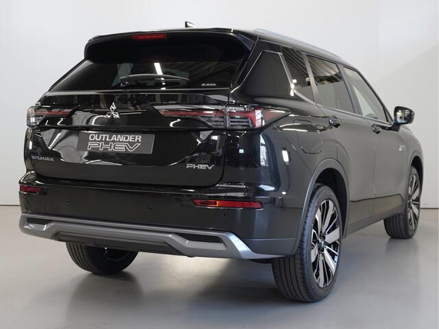 Mitsubishi OUTLANDER 2.4 PHEV First Edition | Head up | 20 inch | Direct leverbaar | 8 jaar garantie | Rijklaarprijs