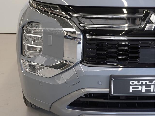 Mitsubishi OUTLANDER 2.4 PHEV First Edition | Head up | 20 inch | Direct leverbaar | 8 jaar garantie | Rijklaarprijs