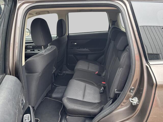 Mitsubishi OUTLANDER 2.4 PHEV Pure+ Apple Carplay/Android Auto | stoelverwarming | trekhaak