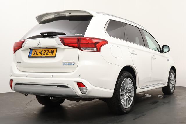 Mitsubishi OUTLANDER BWJ 2019 2.4 135 PK PHEV Intense NWE APK CARPLAY / CAMERA / KEYLESS / CLIMA / NAVI / CRUISE / BLUETOOTH / PDC / LMV 18 INCH / ISOFIX / PRIV. GLAS / LED / MULTIFUNCT. STUUR / DAB