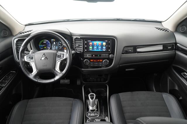 Mitsubishi OUTLANDER BWJ 2019 2.4 135 PK PHEV Intense NWE APK CARPLAY / CAMERA / KEYLESS / CLIMA / NAVI / CRUISE / BLUETOOTH / PDC / LMV 18 INCH / ISOFIX / PRIV. GLAS / LED / MULTIFUNCT. STUUR / DAB