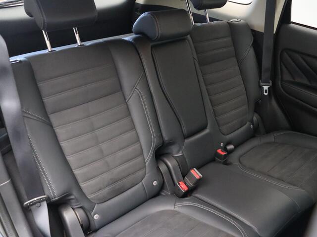 Mitsubishi OUTLANDER 2.4 PHEV Intense | Trekhaak | Achteruitrijcamera | Stoelverwaming | Apple Carplay/Android Auto |
