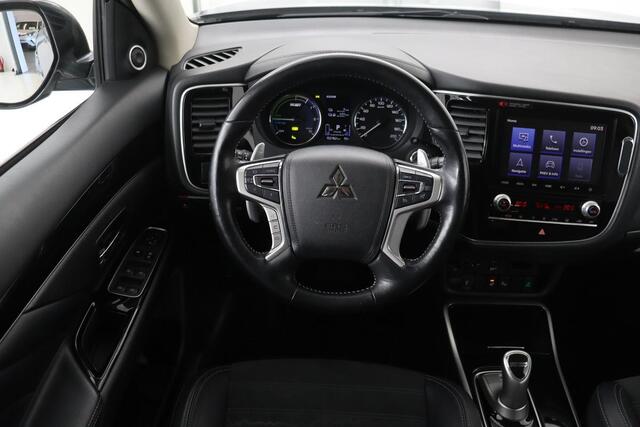 Mitsubishi OUTLANDER 2.4 PHEV Intense+ | Schuifdak | Stoelverwarming | 360 camera | Carplay | Navigatie | Full LED | Stuurverwarming | Keyless | Dodehoek detectie