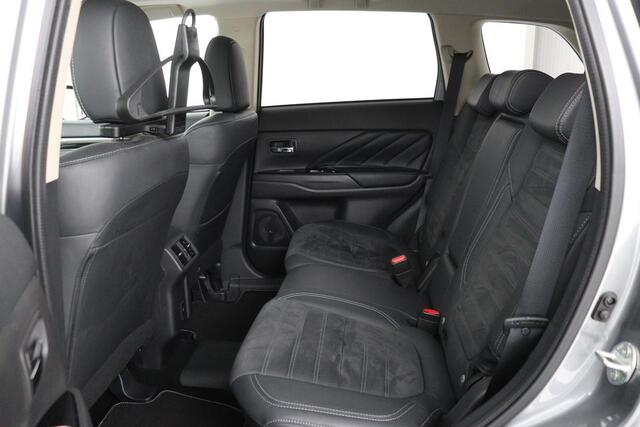 Mitsubishi OUTLANDER 2.4 PHEV Intense+ | Schuifdak | Stoelverwarming | 360 camera | Carplay | Navigatie | Full LED | Stuurverwarming | Keyless | Dodehoek detectie