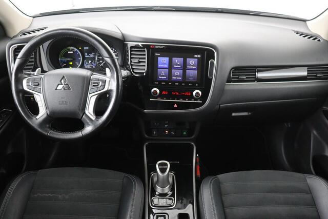 Mitsubishi OUTLANDER 2.4 PHEV Intense+ | Schuifdak | Stoelverwarming | 360 camera | Carplay | Navigatie | Full LED | Stuurverwarming | Keyless | Dodehoek detectie