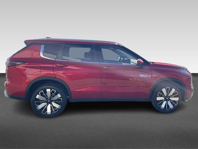 Mitsubishi OUTLANDER 2.4 PHEV First Edition Van ¤ 58.395,- voor ¤ 56.330,-