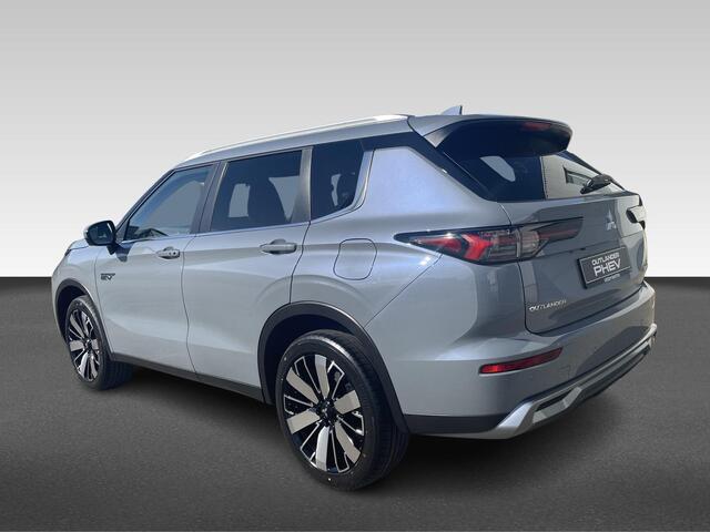 Mitsubishi OUTLANDER 2.4 PHEV First Edition Van ¤ 58.395,- voor ¤ 56.330,-