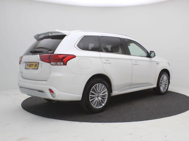 Mitsubishi OUTLANDER 2.4 PHEV Instyle / Adaptieve Cruise Control / Lederen bekleding / Schuif-kanteldak / Historie aanwezig / All Seasonbanden / Adaptieve Cruise Control / Automatische Achterklep / 1500KG Trekgewicht /