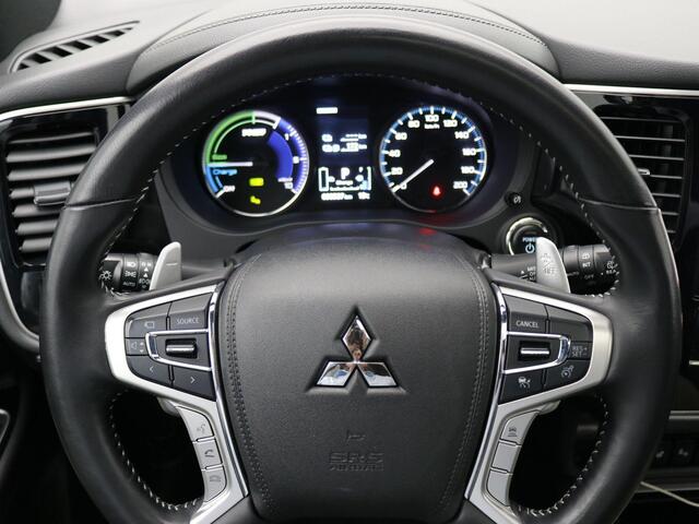 Mitsubishi OUTLANDER 2.4 PHEV Instyle / Adaptieve Cruise Control / Lederen bekleding / Schuif-kanteldak / Historie aanwezig / All Seasonbanden / Adaptieve Cruise Control / Automatische Achterklep / 1500KG Trekgewicht /
