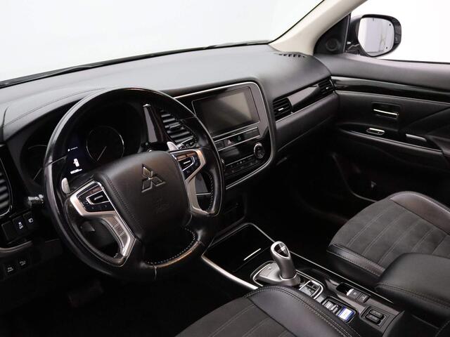 Mitsubishi OUTLANDER 240pk 2.4 PHEV Intense AUTOMAAT Camera | Carplay | Climate | Parksens. | Trekhaak