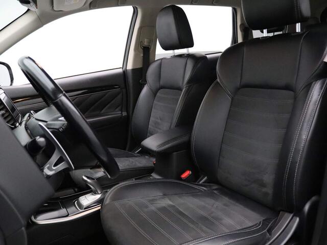 Mitsubishi OUTLANDER 240pk 2.4 PHEV Intense AUTOMAAT Camera | Carplay | Climate | Parksens. | Trekhaak
