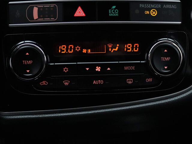 Mitsubishi OUTLANDER 240pk 2.4 PHEV Intense AUTOMAAT Camera | Carplay | Climate | Parksens. | Trekhaak