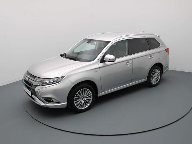 Mitsubishi OUTLANDER 240pk 2.4 PHEV Intense AUTOMAAT Camera | Carplay | Climate | Parksens. | Trekhaak