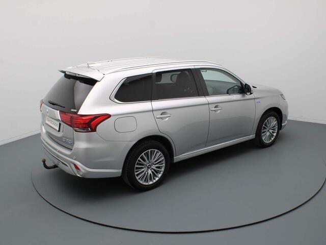 Mitsubishi OUTLANDER 240pk 2.4 PHEV Intense AUTOMAAT Camera | Carplay | Climate | Parksens. | Trekhaak