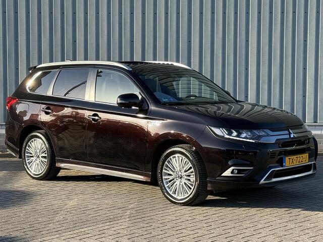 Mitsubishi OUTLANDER 2.4 PHEV Instyle / 1e Eigenaar / Sportpakket / Stoel/Stuurverwarming / Schuif/Kantel dak / Lederen bekleding / Trekhaak /