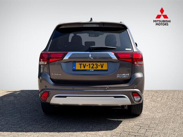 Mitsubishi OUTLANDER 2.4 PHEV Instyle | Schuif-/Kanteldak | Stuur- + Stoelverwarming | Adapt. Cruise Control | Premium Audio | Apple Carplay/Android Auto | Rijklaarprijs!