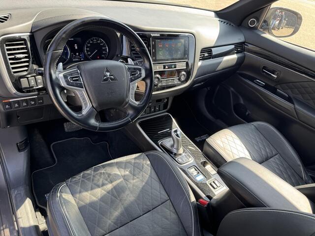 Mitsubishi OUTLANDER 2.4 PHEV Instyle | Schuif-/Kanteldak | Stuur- + Stoelverwarming | Adapt. Cruise Control | Premium Audio | Apple Carplay/Android Auto | Rijklaarprijs!