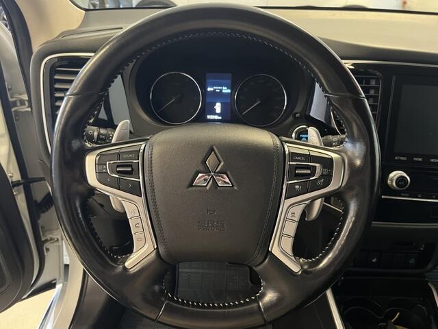 Mitsubishi OUTLANDER 2.4 PHEV Intense+ ( Adaptief. cruise controle / standkachel / la
