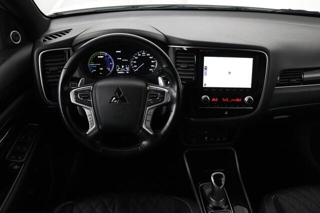 Mitsubishi OUTLANDER 2.4 PHEV Intense+ | Schuifdak | Leder | Stoel & stuurverwarming | 360 camera | Navigatie | Carplay | Full LED | Standkachel