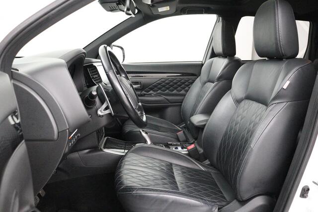 Mitsubishi OUTLANDER 2.4 PHEV Intense+ | Schuifdak | Leder | Stoel & stuurverwarming | 360 camera | Navigatie | Carplay | Full LED | Standkachel