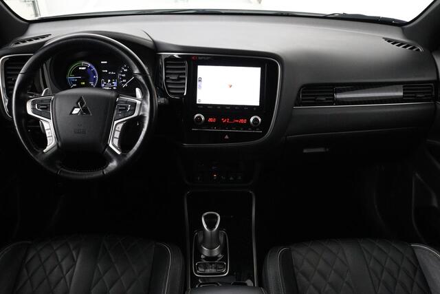 Mitsubishi OUTLANDER 2.4 PHEV Intense+ | Schuifdak | Leder | Stoel & stuurverwarming | 360 camera | Navigatie | Carplay | Full LED | Standkachel