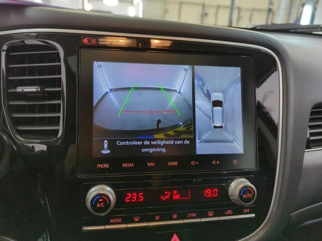 Mitsubishi OUTLANDER 2.4 PHEV Intense+ [SCHUIFKANTELDAK, CAMERA, LEDER, ALCANTARA, STOELVERWARMING, APPLE CARPLAY, ANDROID, NAVIGATIE, BLUETOOTH, CLIMATE, NIEUWSTAAT]
