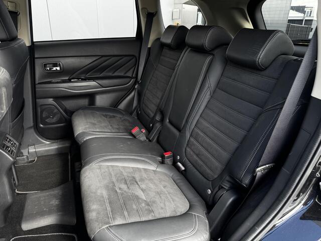 Mitsubishi OUTLANDER 2.4 PHEV Intense+ / Stoelverwarming / Climate control / Achteropkomend verkeer waarschuwing / Glazen schuif-/kanteldak / Trekhaak geremd trekgewicht 1500 kg /