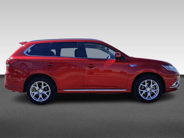 Mitsubishi OUTLANDER 2.4 PHEV Intense+