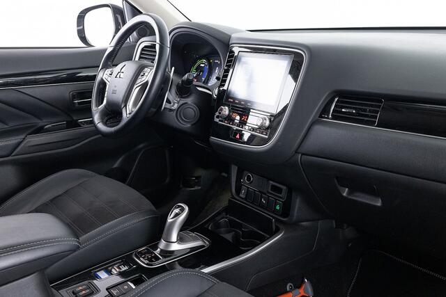 Mitsubishi OUTLANDER 2.4 PHEV Intense | Trekhaak ? 1e Eigenaar * 2e PAASDAG OPEN!!*